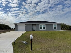 108 Dublin Cir in La Belle, FL - Building Photo