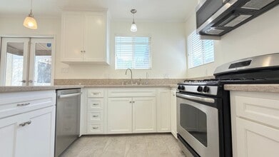 16756 Addison St in Los Angeles, CA - Building Photo - Building Photo