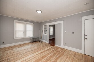 58 Johnson St-Unit -1R in Springfield, MA - Building Photo - Building Photo