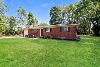 6109 N Pershing Ave in Indianapolis, IN - Building Photo - Building Photo