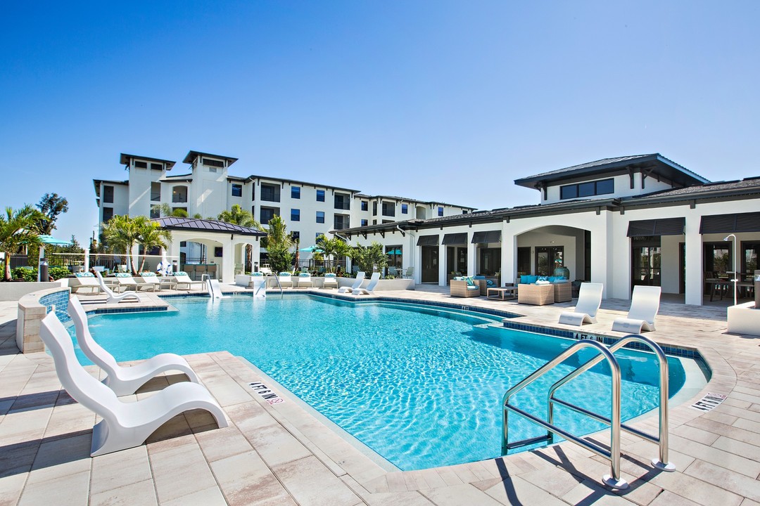 Sanibel Straits in Ft. Myers, FL - Foto de edificio