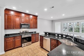702 Leia Ln in Highland Park, NJ - Building Photo - Building Photo
