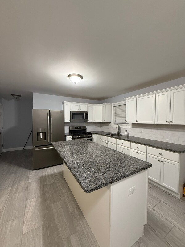 8-10 Kensington Ave in Springfield, MA - Foto de edificio - Building Photo