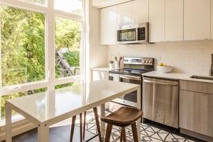 Welcome to Dexter Hayes in Seattle, WA - Building Photo