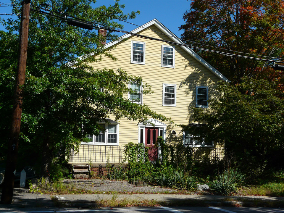 83 Mechanic St in Attleboro, MA - Building Photo