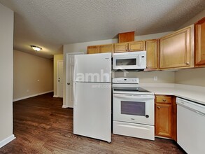 118 Charlotte Ct in Winston-Salem, NC - Building Photo - Building Photo
