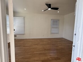 2618 S Barrington Ave in Los Angeles, CA - Building Photo - Building Photo