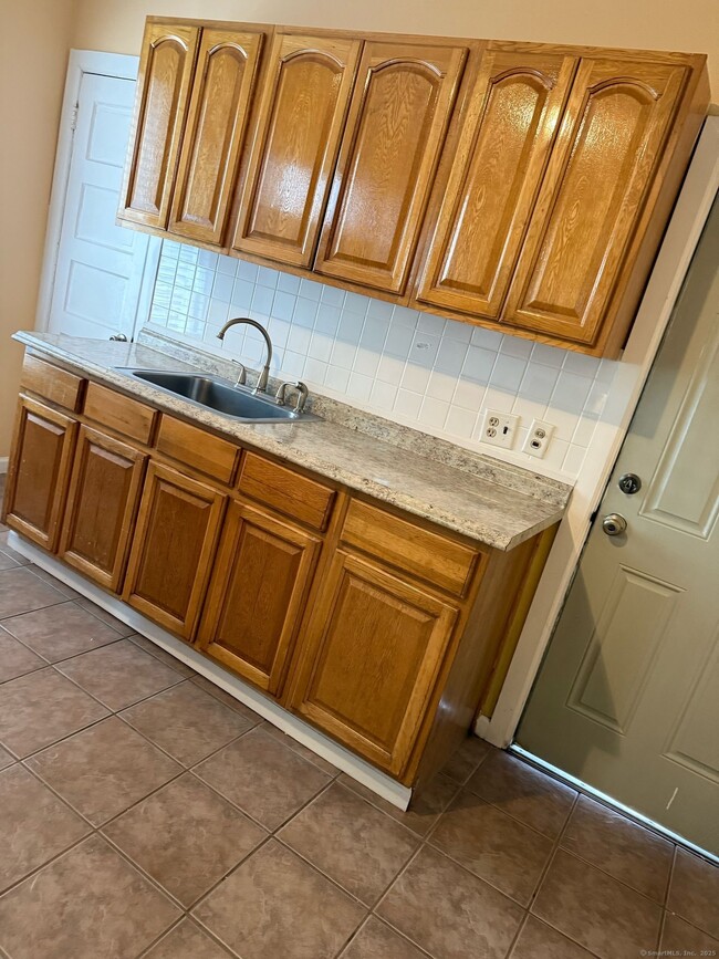 property at 1153 Hancock Ave