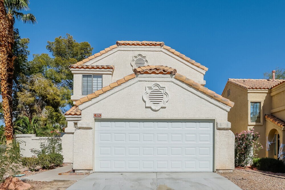379 Legacy Dr in Henderson, NV - Building Photo