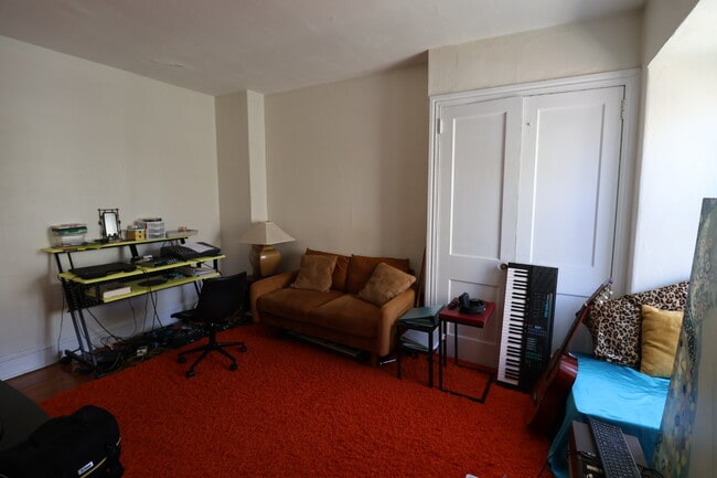 property at 1910 Pine St