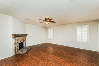 8705 Stonebriar Ln in Fort Worth, TX - Foto de edificio - Building Photo