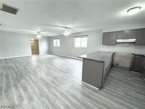 1720 SW Santa Barbara Pl in Cape Coral, FL - Building Photo - Building Photo