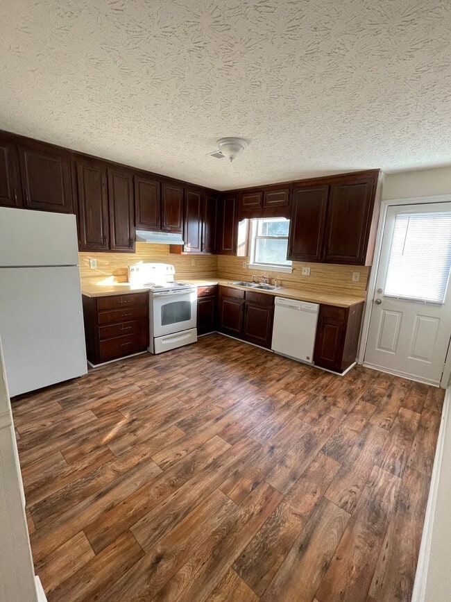 6841-6841 Selman Dr in Douglasville, GA - Building Photo - Building Photo