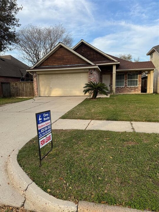 18618 Willow Cove Dr in Katy, TX - Building Photo