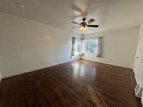 1047 Santa Clara Ave, Unit 2 in Alameda, CA - Building Photo - Building Photo