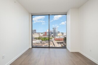 1212 Demonbreun St in Nashville, TN - Building Photo - Building Photo
