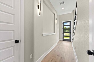 9227 Ashville Dr in Houston, TX - Building Photo - Building Photo