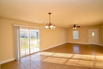 300 Rylee Cir in Holts Summit, MO - Building Photo - Building Photo