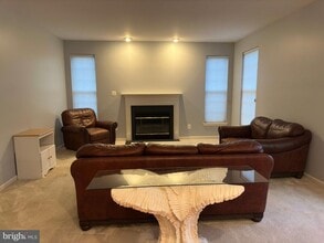 321 Drake Dr in Middletown, DE - Building Photo - Building Photo