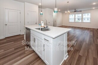 211 Winding River Dr in Johns Island, SC - Building Photo - Building Photo