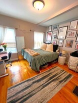 214 W 5th St, Unit 1 in Boston, MA - Building Photo
