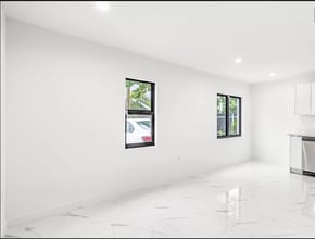 1827 NW 68th St in Miami, FL - Building Photo - Building Photo