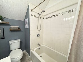 23 Pond Lily Ave in New Haven, CT - Building Photo - Building Photo