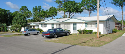 Oakridge Townhouses in Tallahassee, FL - Building Photo - Building Photo