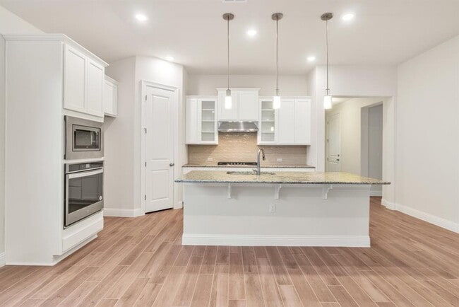 210 Gulfton St in Lakeway, TX - Building Photo - Building Photo