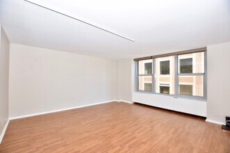 152 W Superior St, Unit 4R in Chicago, IL - Building Photo - Building Photo