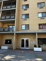 80 Richmond Hill Rd in Staten Island, NY - Building Photo