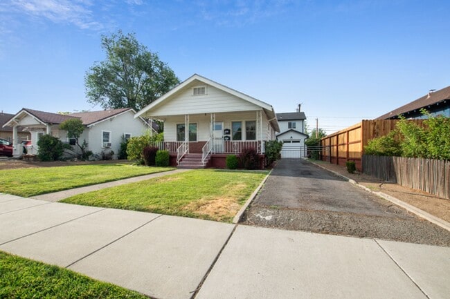 property at 487 E 9th St