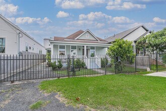 213 N Hutcheson St in Houston, TX - Building Photo - Building Photo