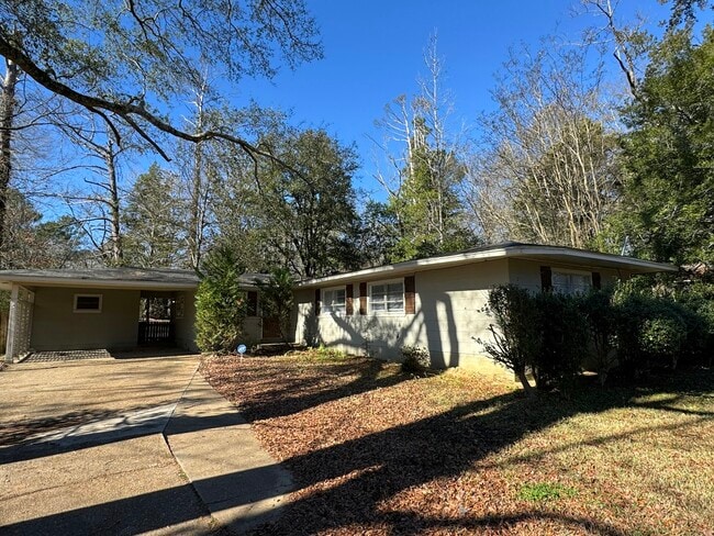 property at 304 Colonial Cir