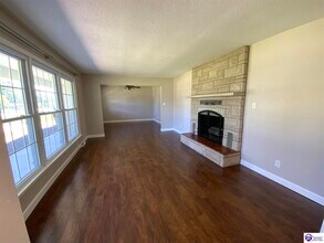 408 W Crocus Dr in Radcliff, KY - Building Photo - Building Photo