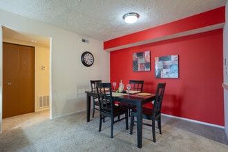 Runaway Bay in Mishawaka, IN - Building Photo - Interior Photo