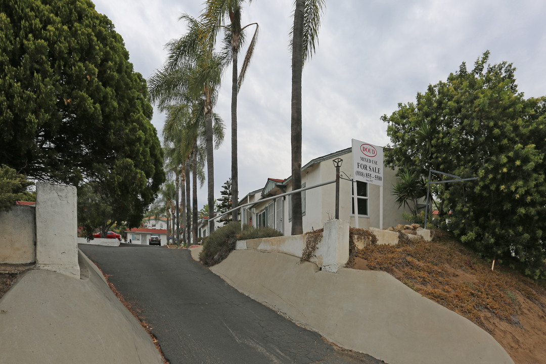 Sante Fe Cottages in Vista, CA - Building Photo