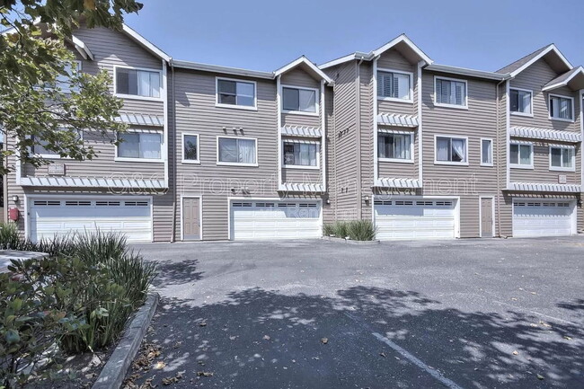 41 Grandview St in Santa Cruz, CA - Building Photo - Building Photo