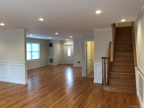 43 Ellsworth Ave in Harrison, NY - Building Photo - Building Photo