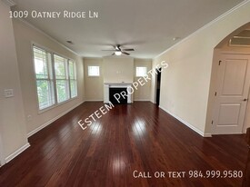 1009 Oatney Ridge Ln in Morrisville, NC - Foto de edificio - Building Photo