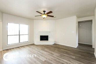 9214 Chimneywood Dr in Rowlett, TX - Building Photo - Building Photo