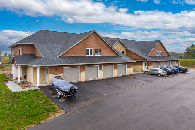 Celestial Hills in New London, WI - Foto de edificio - Building Photo