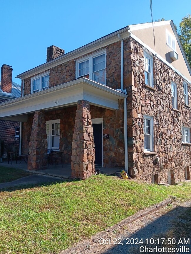 502 14th St NW in Charlottesville, VA - Foto de edificio - Building Photo