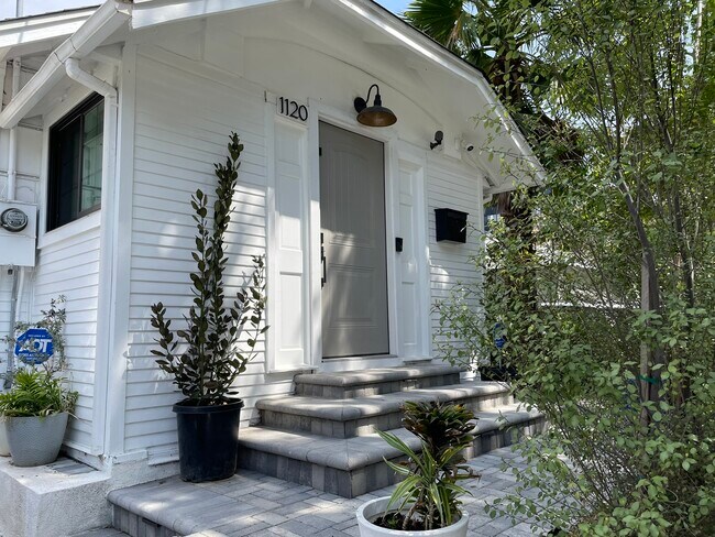 property at 1120 S Barrington Ave