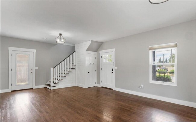 3505 Lancaster Dr NE in Salem, OR - Building Photo - Building Photo