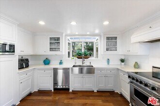 28242 Rey De Copas Ln in Malibu, CA - Building Photo - Building Photo