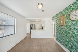 1300 37th St S in St. Petersburg, FL - Building Photo - Building Photo