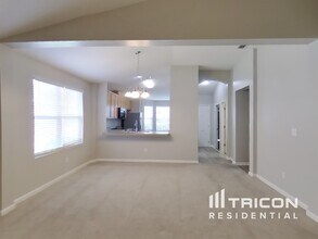 5890 Round Table Rd in Jacksonville, FL - Building Photo - Building Photo