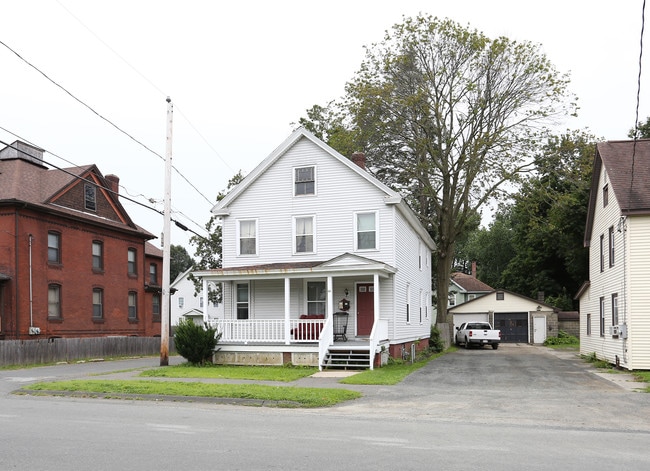 48 Orange St in Westfield, MA - Building Photo - Building Photo