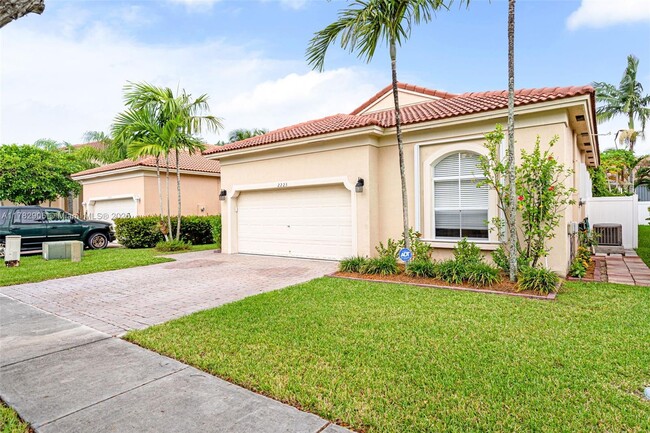 2223 Portofino Ave in Homestead, FL - Foto de edificio - Building Photo